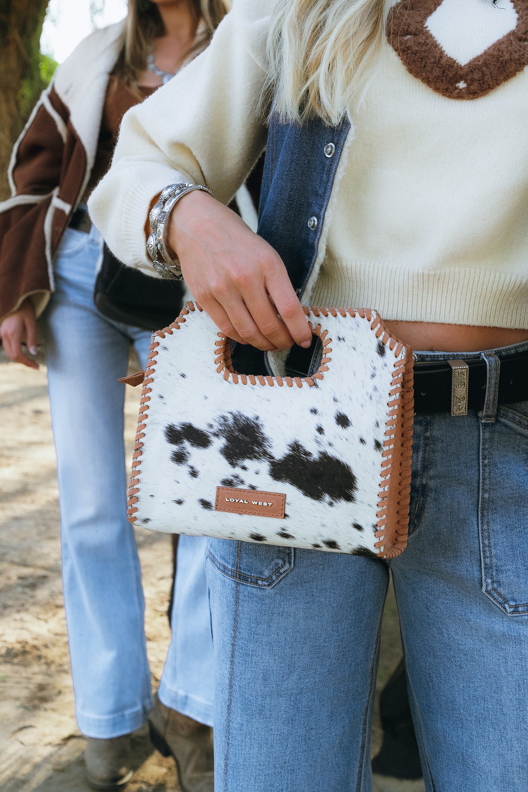 Alma Medium Hand Bag In Black & White Cowhide