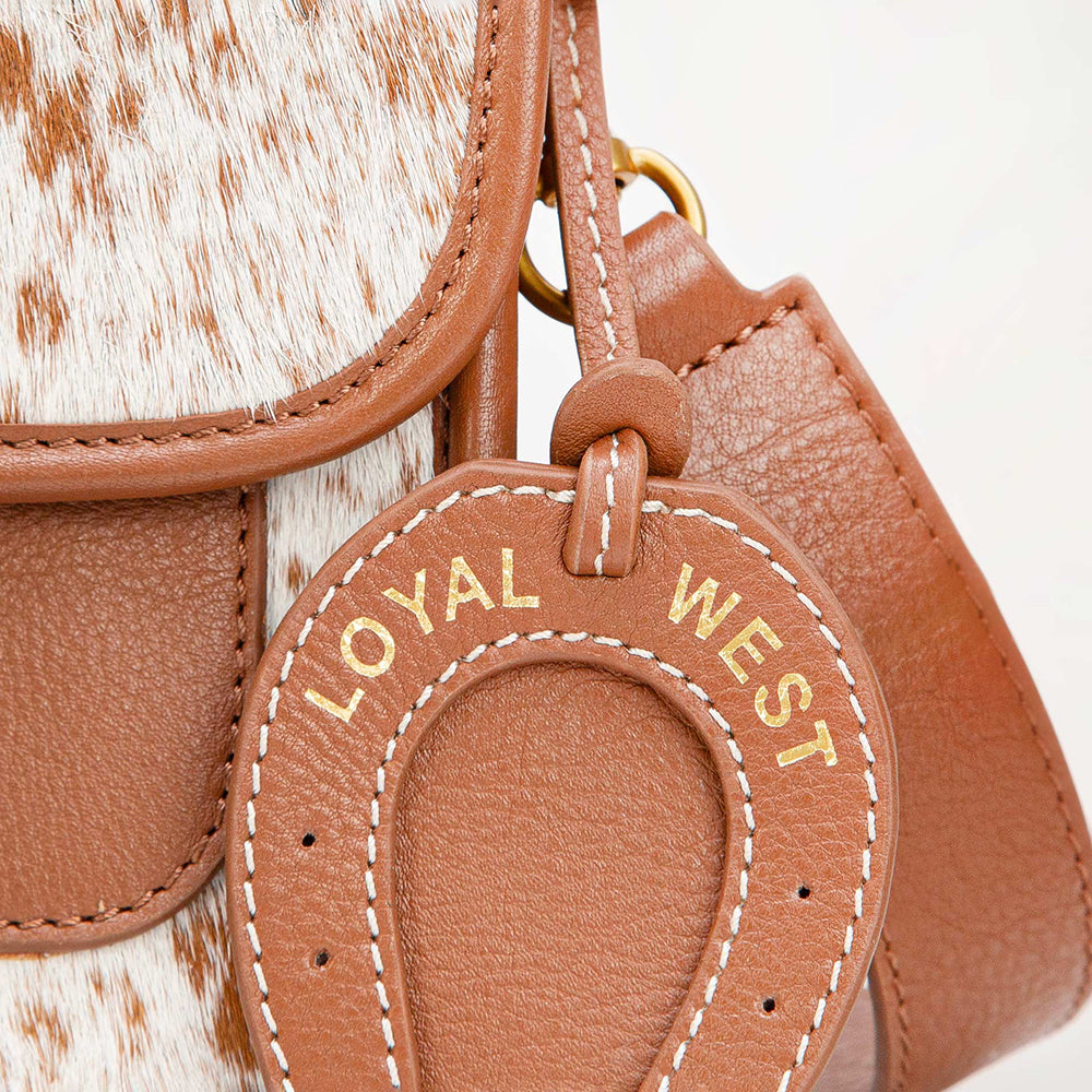 Shell Medium Purse Brown And White