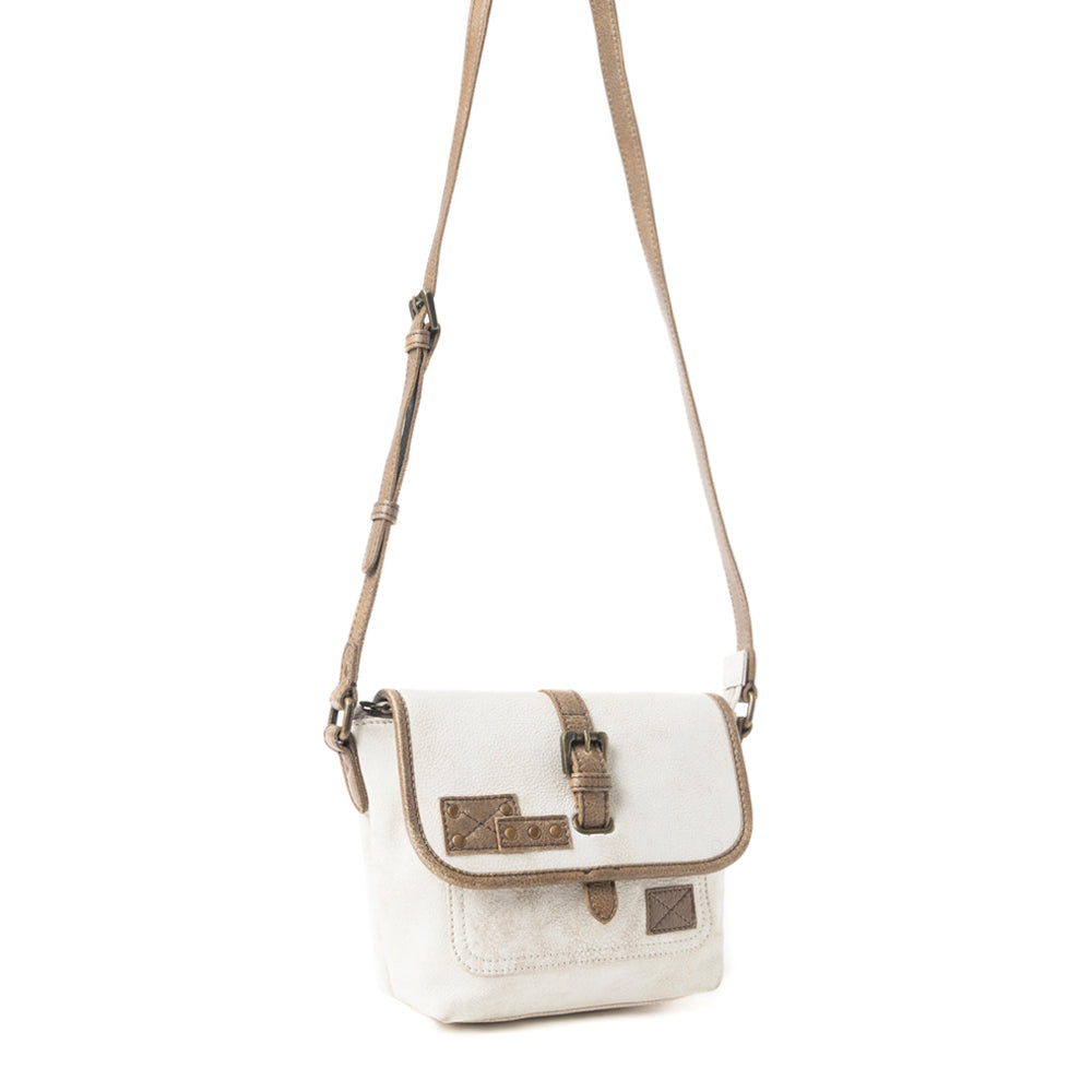 Kellington Ranch Crossbody Bag In Off White