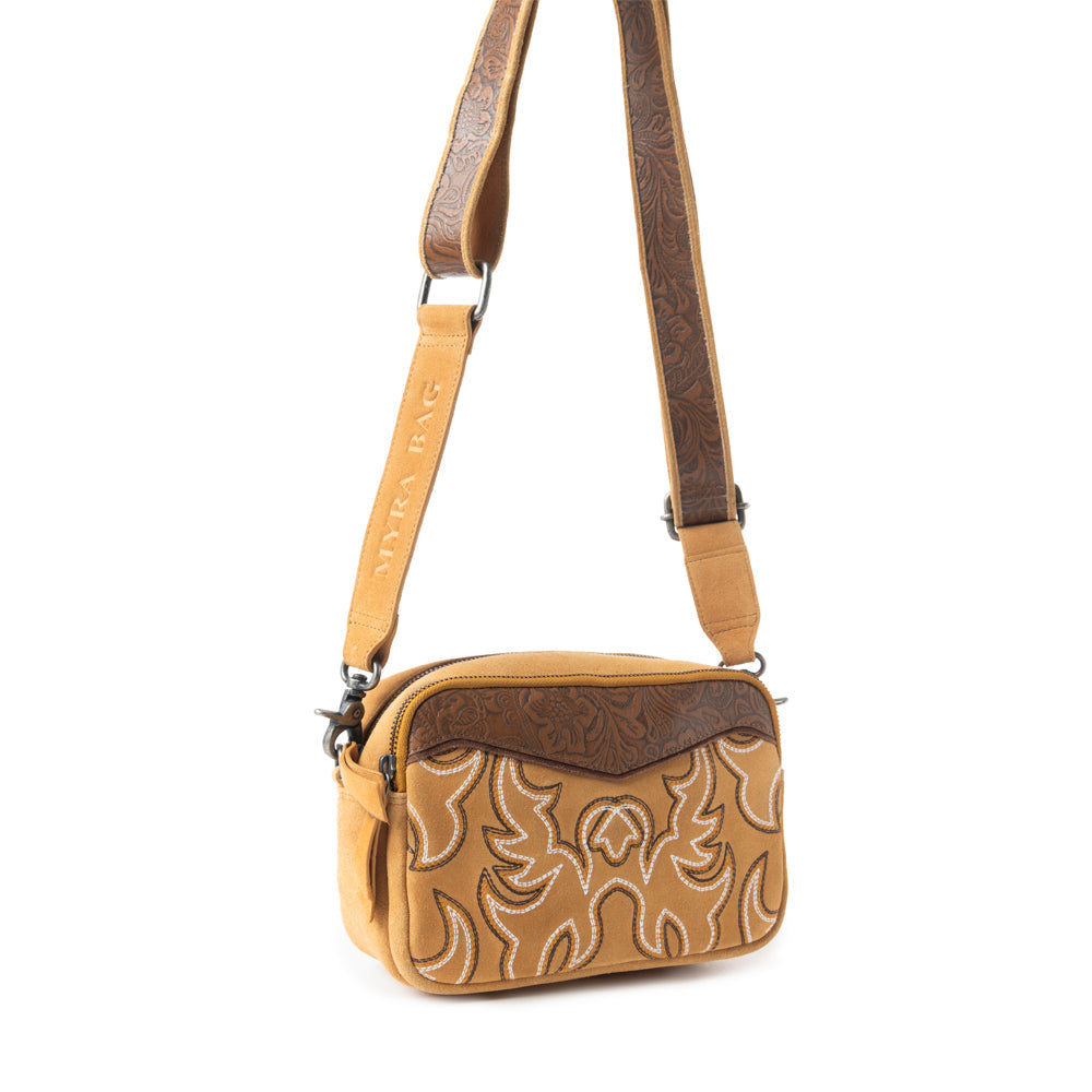 Marla Range Shoulder Bag In Camel