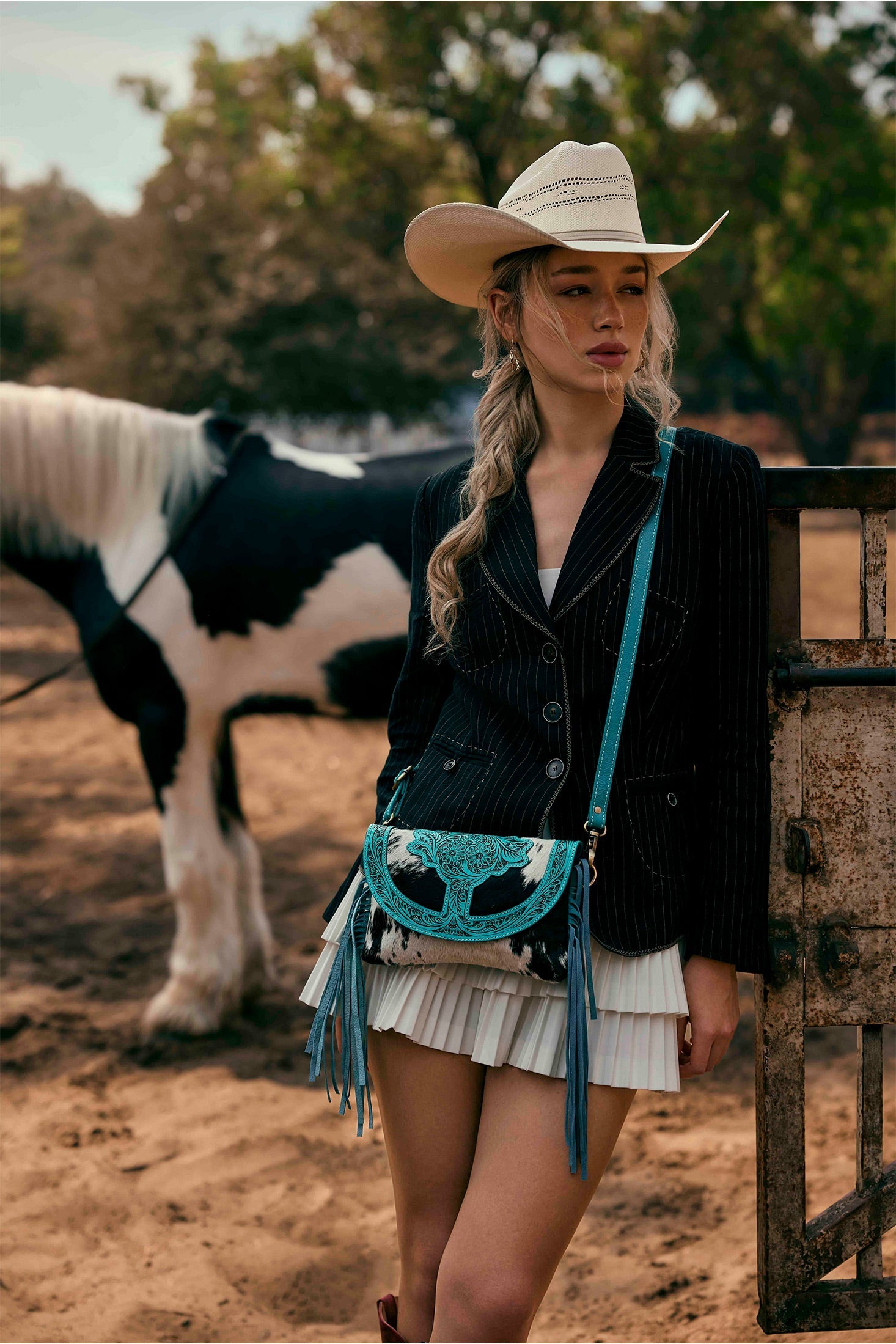 Stonedrop Ridge Crossbody Bag In Teal