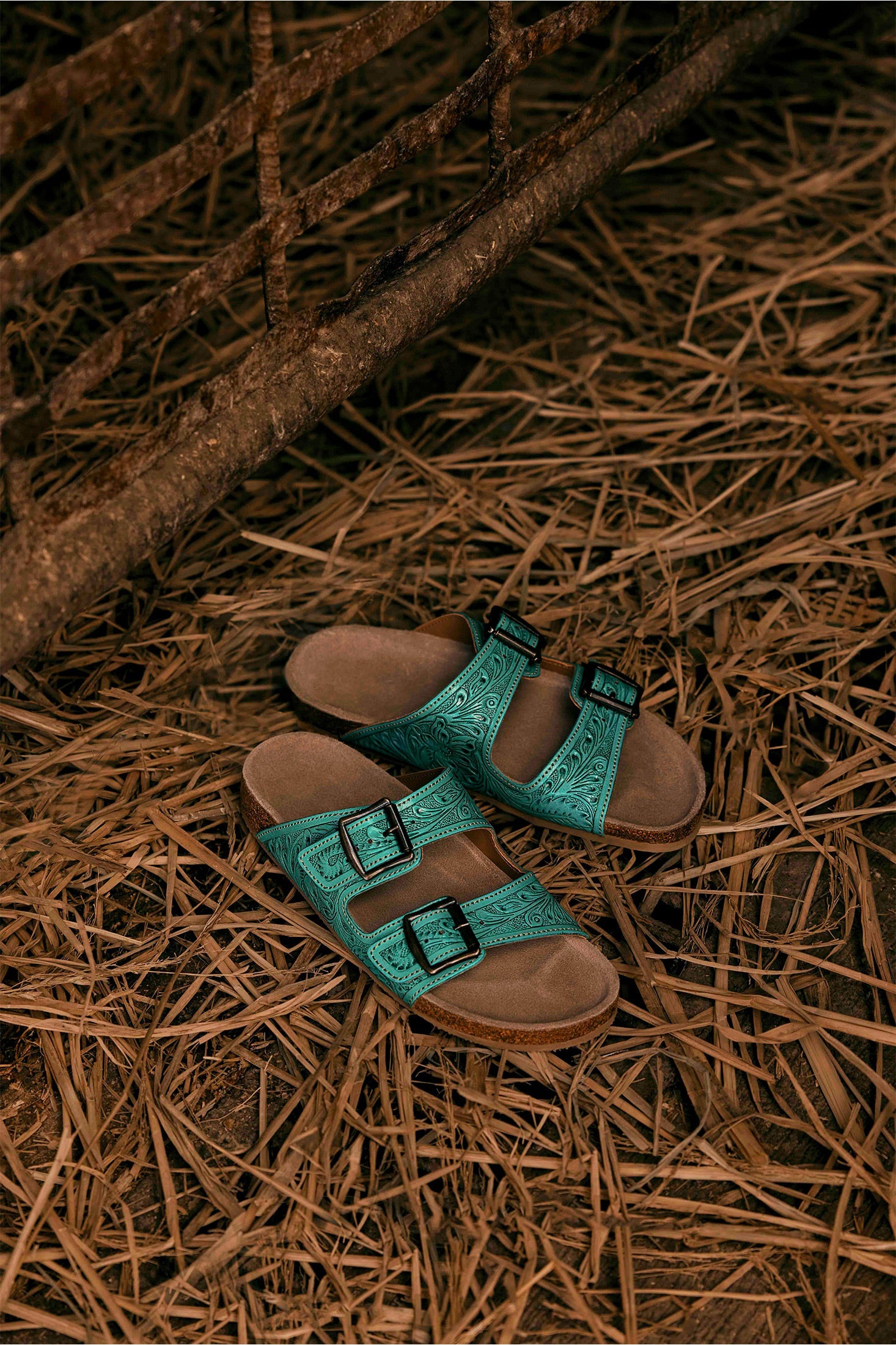 Wildlfower Wanderer Sandals In Turquoise