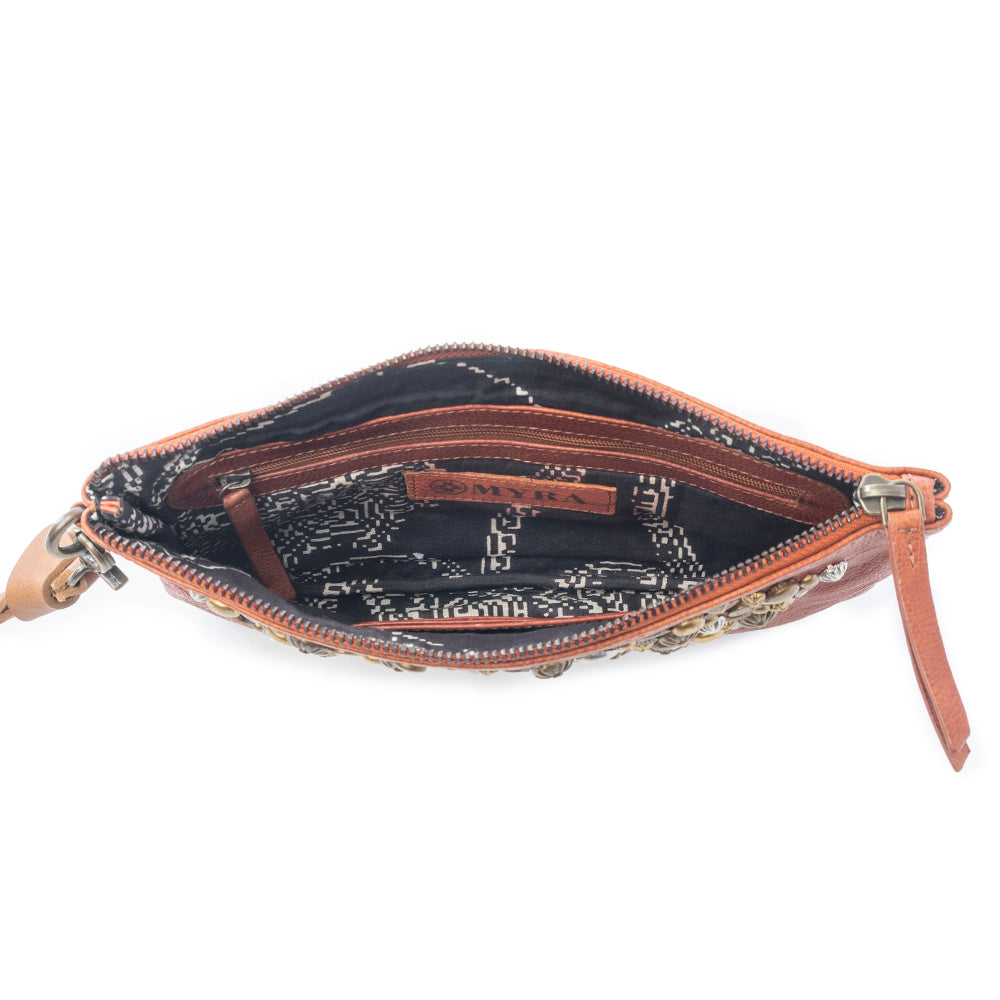 Nova Point Studded Wash Leather Pouch Variant Combo