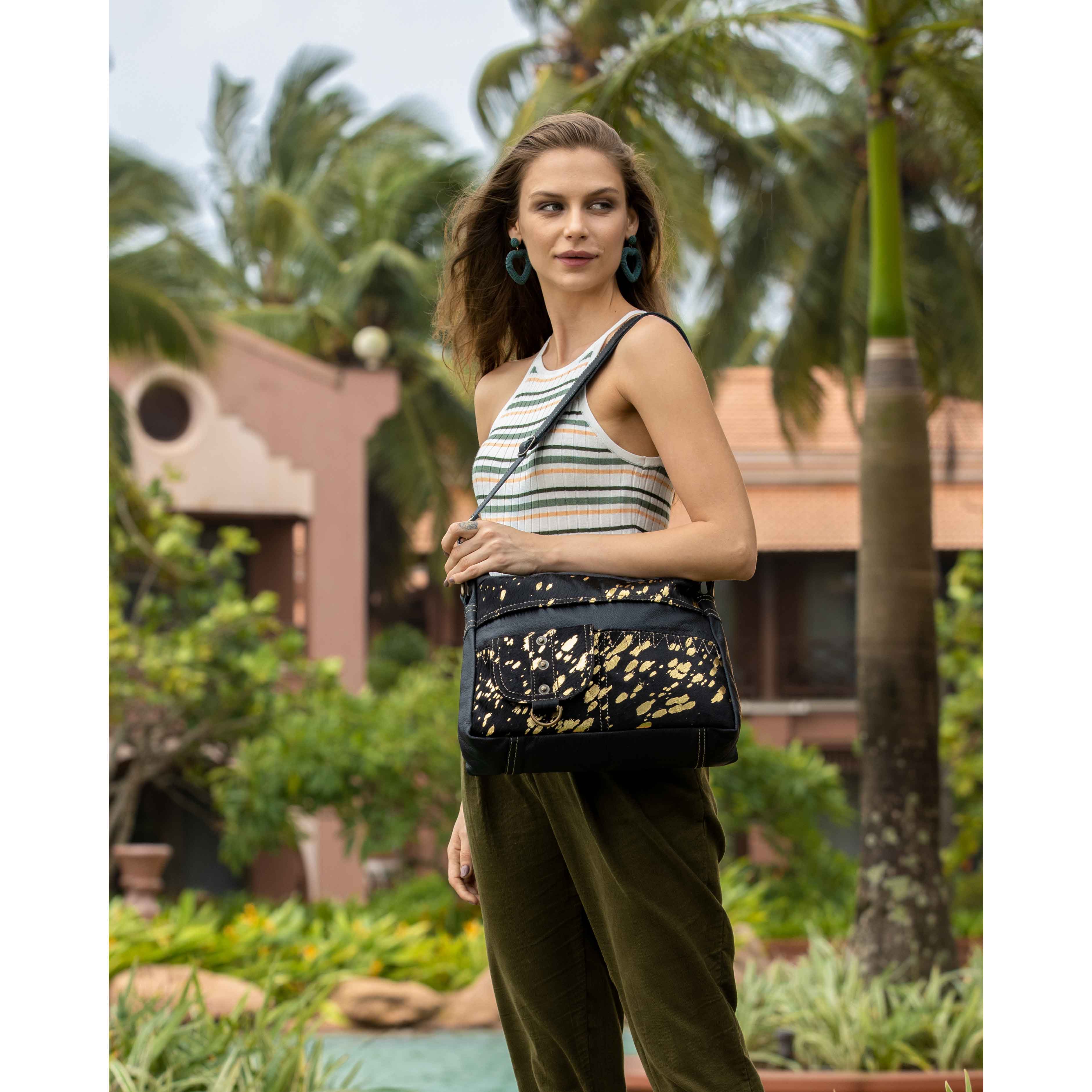 MODERN LEATHER AND HAIRON BAG