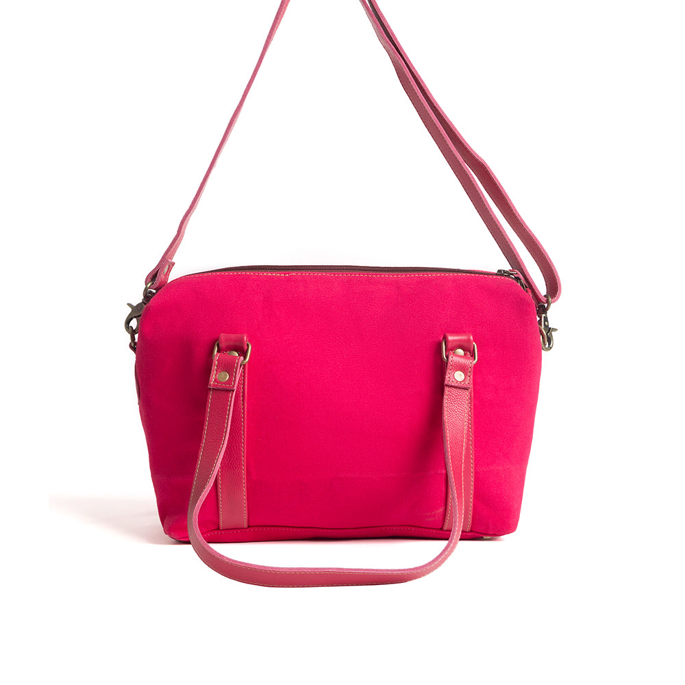 Tierra Vasta Duffle Bag in Magenta