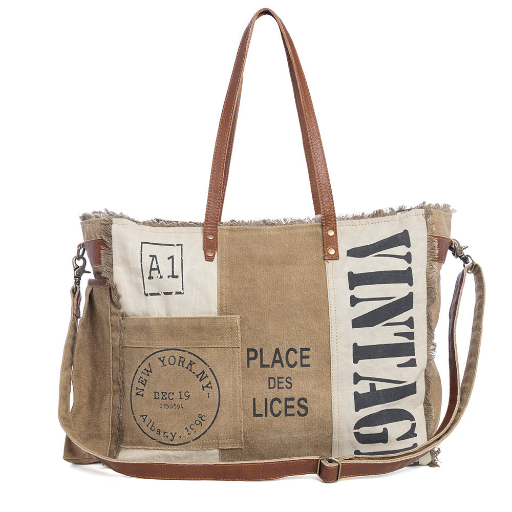 Queen Creek Weekender Bag in Sandstone