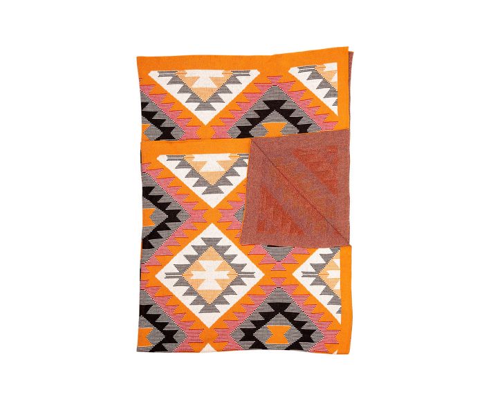 Effortless Spread Aztec Throw