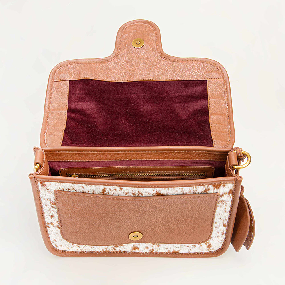 Shell Medium Purse Brown And White