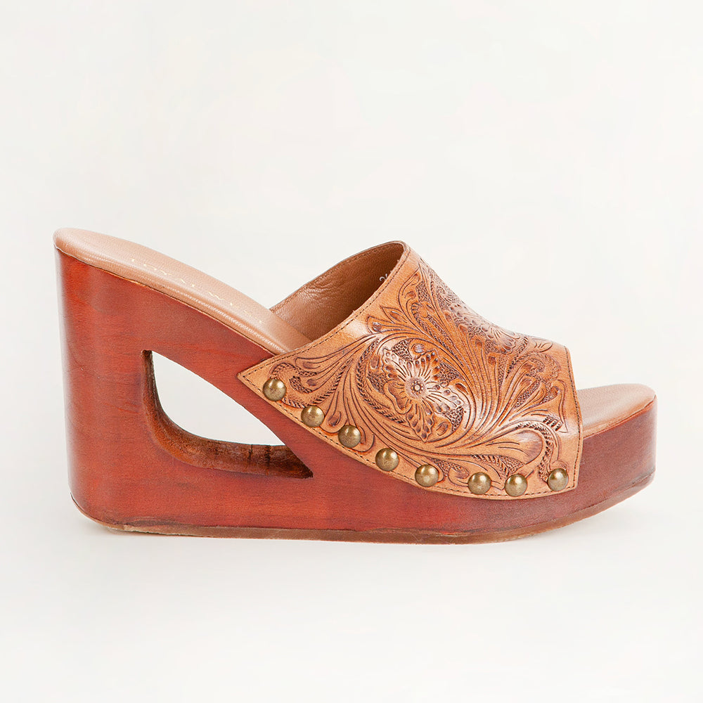 Desert Wanderer Sandals - Light Brown