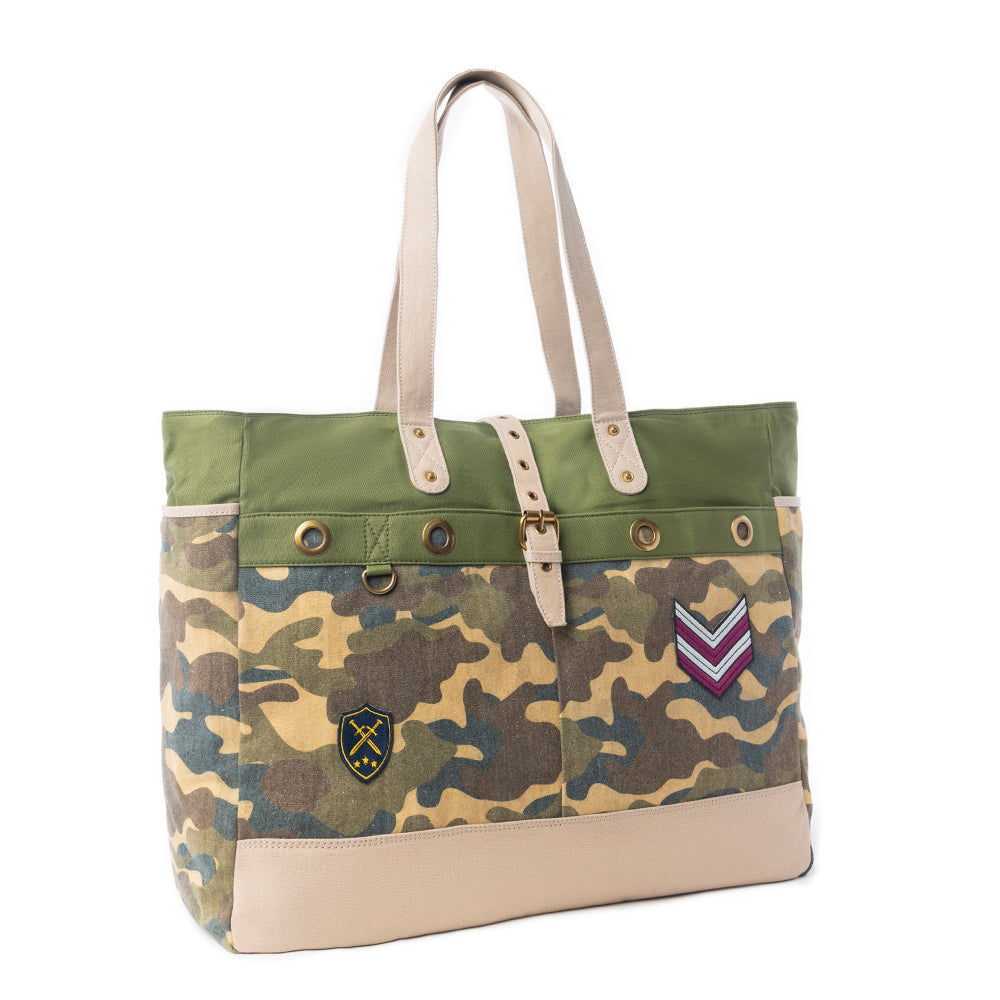 Ranger’s Day Weekender Bag in Shadow Camo Green