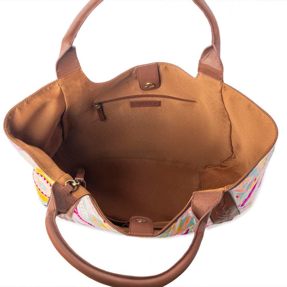 Sedona Horizon Jacquard Tote Bag in Sunset Coral